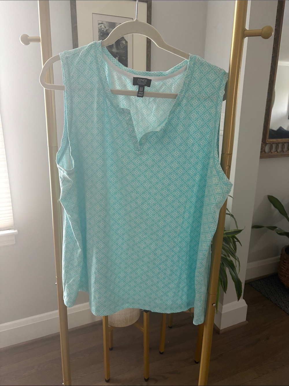 Jones New York Sleeveless Aqua Geometric Print Camisole